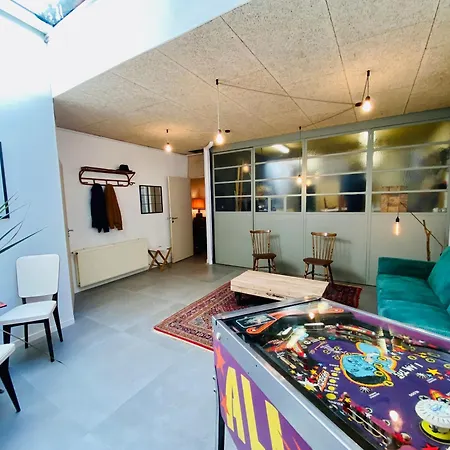 Oasis Urbaine - Spacieux Et Calme Avec Patio Appartement Rijsel