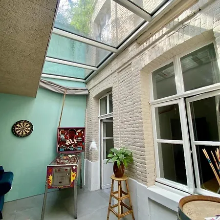 Oasis Urbaine - Spacieux Et Calme Avec Patio Apartment *