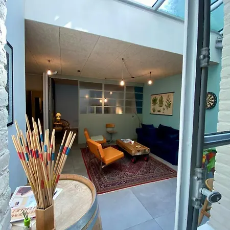 Oasis Urbaine - Spacieux Et Calme Avec Patio Apartment