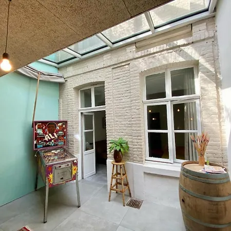 Oasis Urbaine - Spacieux Et Calme Avec Patio Appartement *