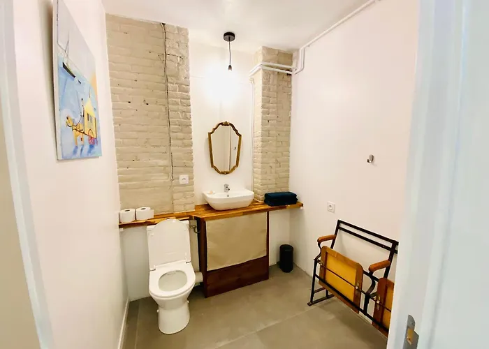 Oasis Urbaine - Spacieux Et Calme Avec Patio Apartamento