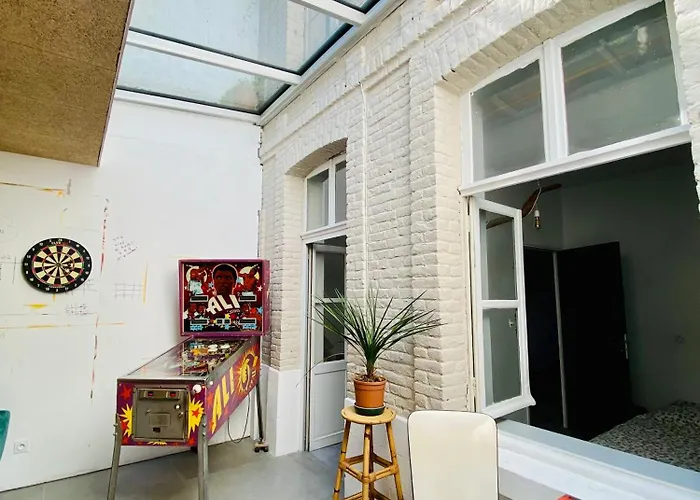 Oasis Urbaine - Spacieux Et Calme Avec Patio